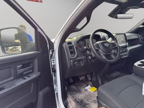 Used 2025 RAM 3500 Tradesman w/ Chrome Appearance Group image 5