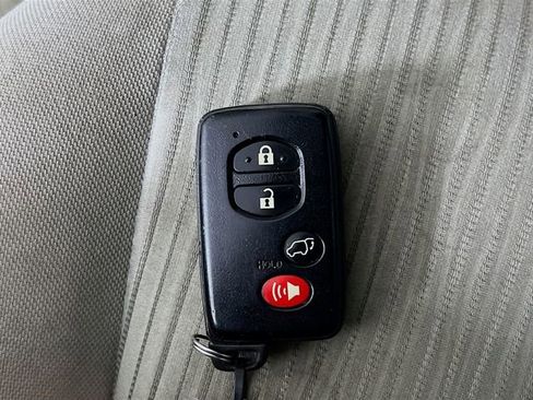 Used 2011 Toyota Venza AWD w/ Convenience Pkg image 12