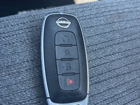 Used 2023 Nissan Rogue SV AWD/4WD image 19