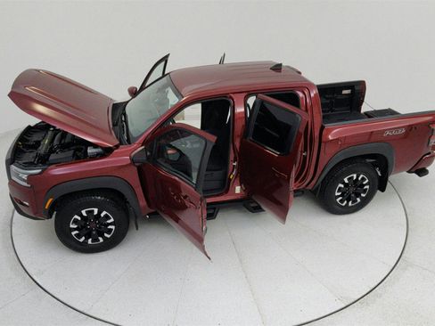 Used 2022 Nissan Frontier PRO-4X w/ Technology Package image 17