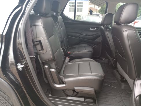 Used 2019 Chevrolet Traverse LT w/ LPO, Floor Liner Package FWD image 15