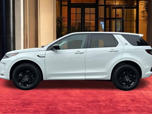 Used 2025 Land Rover Discovery Sport S image 3