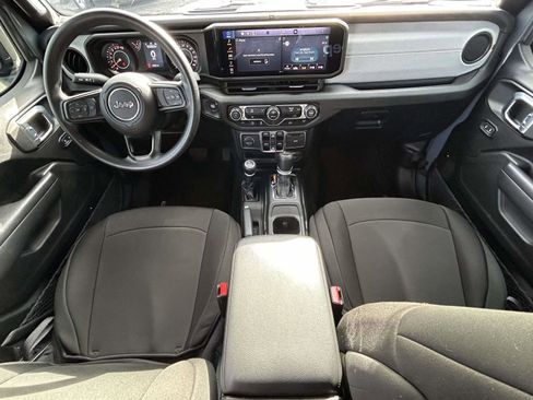 Used 2024 Jeep Gladiator Sport image 12