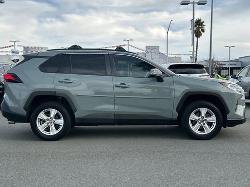 Used 2020 Toyota RAV4 XLE image 3