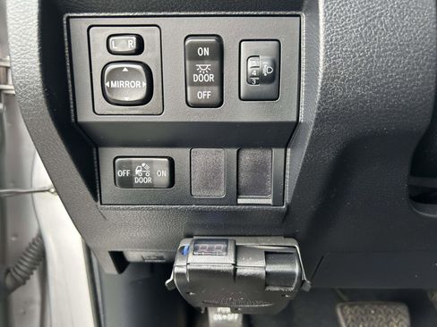 Used 2014 Toyota Tundra SR5 image 19