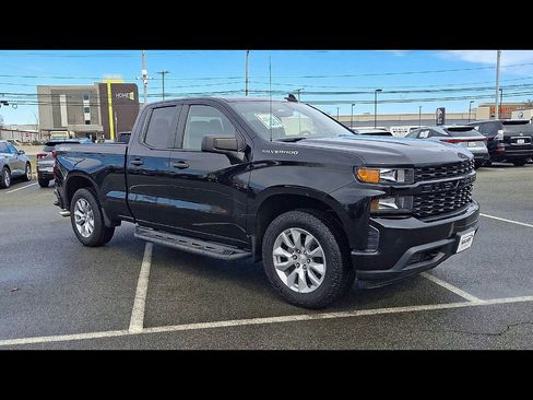 Used 2020 Chevrolet Silverado 1500 Custom image 2
