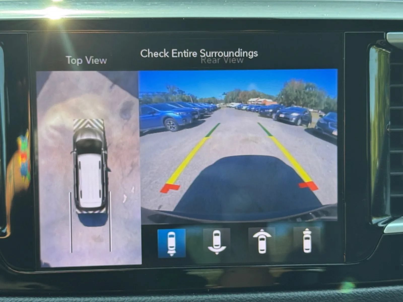 Used 2020 Chrysler Pacifica Touring-L w/ Advanced Safetytec Group FWD image 28