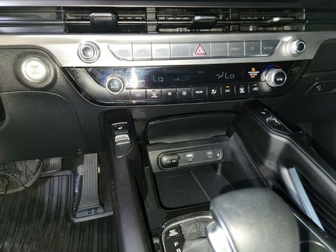 Used 2024 Kia Telluride S image 27