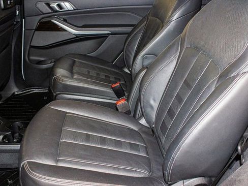 Used 2019 BMW X7 xDrive50i w/ Executive Package image 19