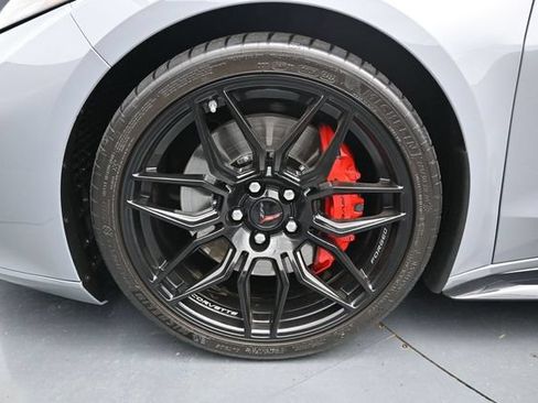 Used 2025 Chevrolet Corvette Z06 w/ Stealth Interior Trim Package RWD image 11