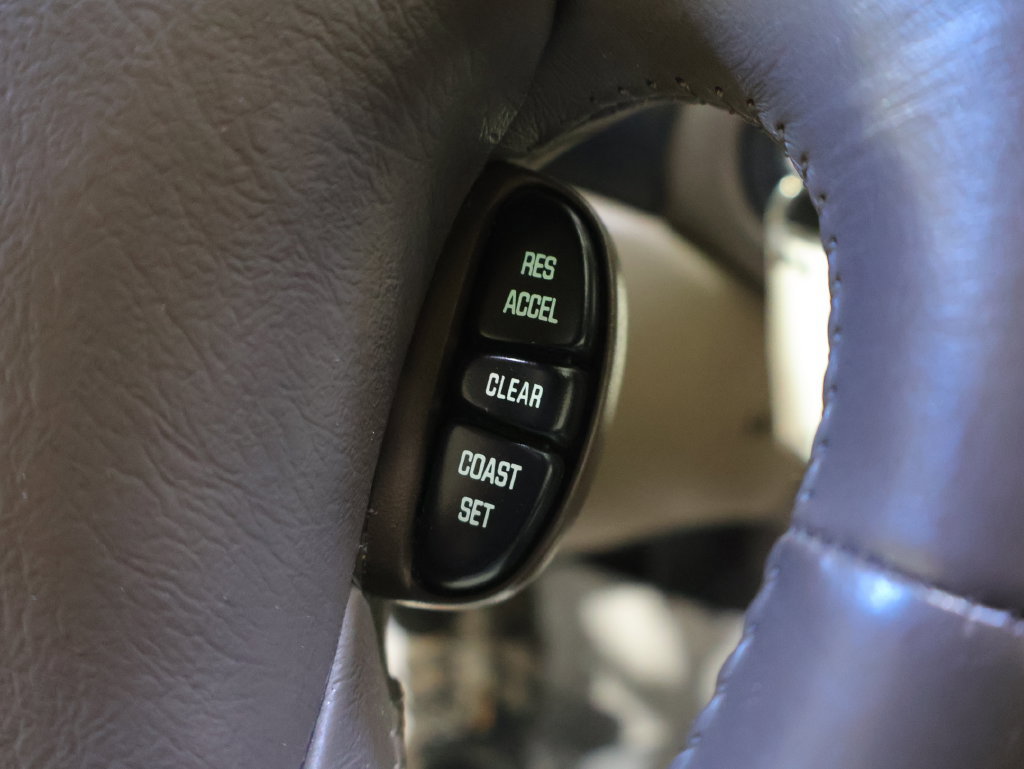 Used 2000 Oldsmobile Intrigue GL FWD image 29
