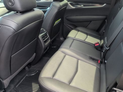 Used 2023 Cadillac XT5 Premium Luxury w/ Technology Package AWD/4WD image 18