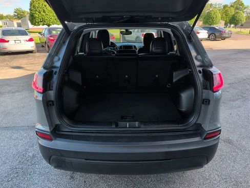 Used 2020 Jeep Cherokee Latitude Plus w/ Comfort/Convenience Group AWD/4WD image 18
