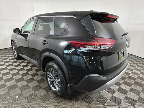 Used 2023 Nissan Rogue S AWD/4WD image 4