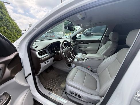 Used 2021 GMC Acadia SLT w/ Preferred Package FWD image 12