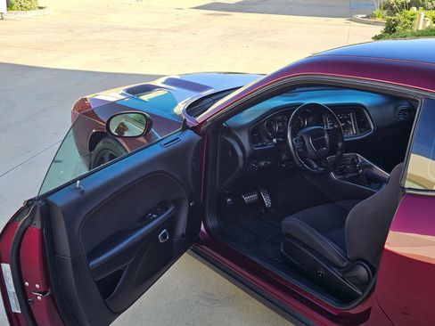 Used 2019 Dodge Challenger R/T Scat Pack RWD image 9