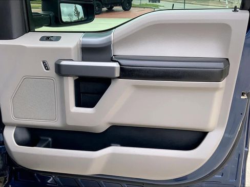 Used 2015 Ford F150 XLT w/ Equipment Group 302A Luxury AWD/4WD image 21