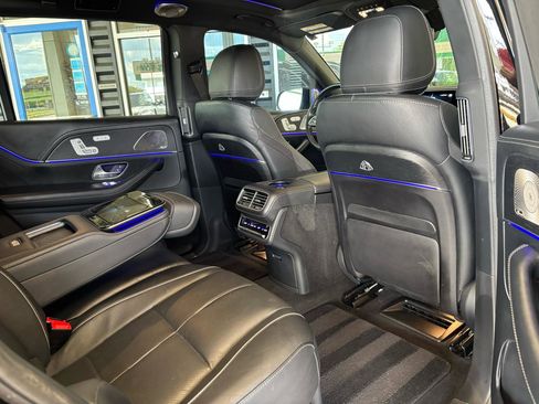 Used 2023 Mercedes-Benz Maybach GLS 600 4MATIC image 28