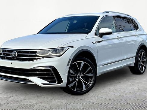Used 2022 Volkswagen Tiguan SEL R-Line image 3