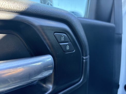 Used 2021 Chevrolet Silverado 2500 LT w/ Z71 Off-Road Package image 16