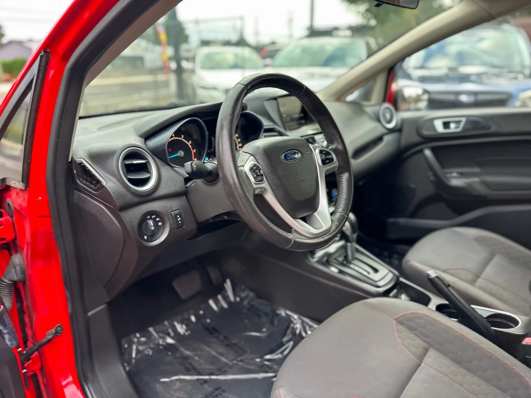 Used 2014 Ford Fiesta SE w/ Equipment Group 201A FWD image 12