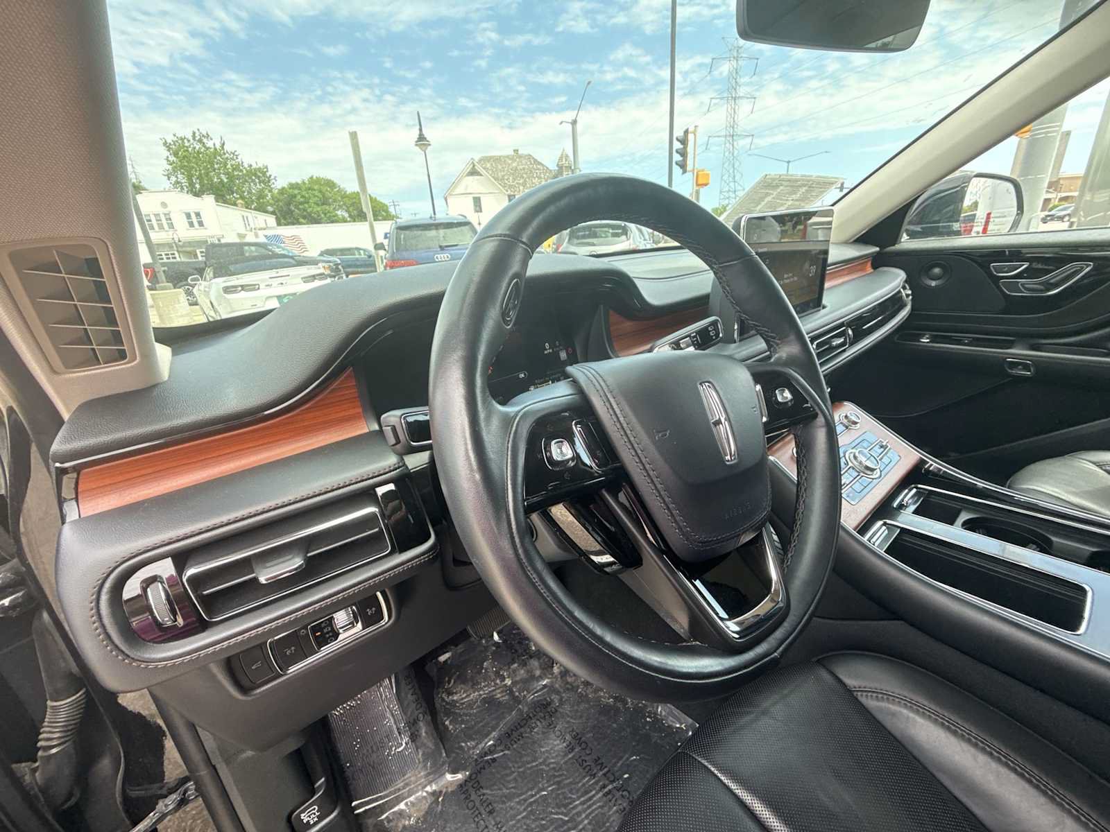 Used 2024 Lincoln Aviator Reserve AWD/4WD image 10