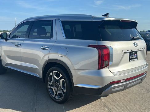 Used 2023 Hyundai Palisade Limited FWD image 11