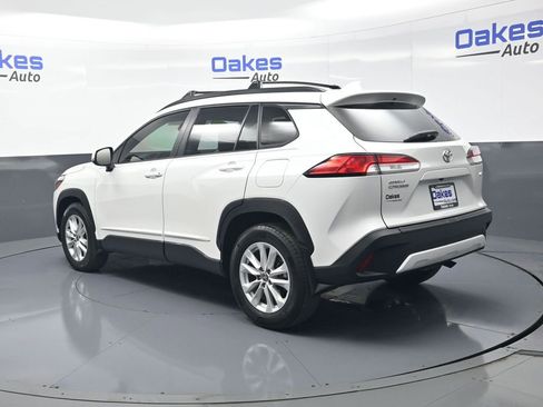 Used 2022 Toyota Corolla Cross LE FWD image 6
