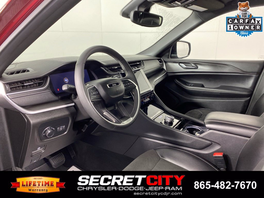 Used 2023 Jeep Grand Cherokee L Laredo AWD/4WD image 11