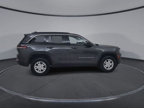 New 2025 Jeep Grand Cherokee Laredo w/ Luxury Tech Group I AWD/4WD image 16