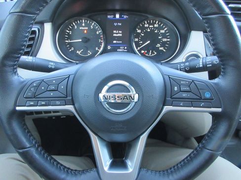 Used 2020 Nissan Rogue Sport SL image 25