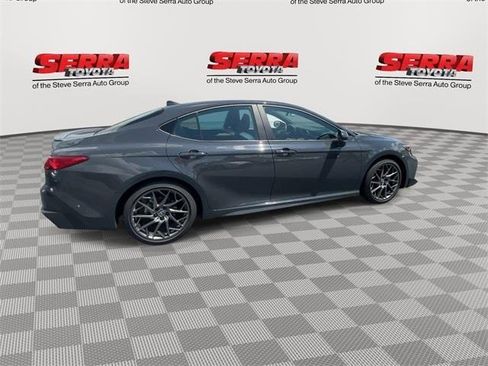 Used 2025 Toyota Camry SE w/ Convenience Package image 9