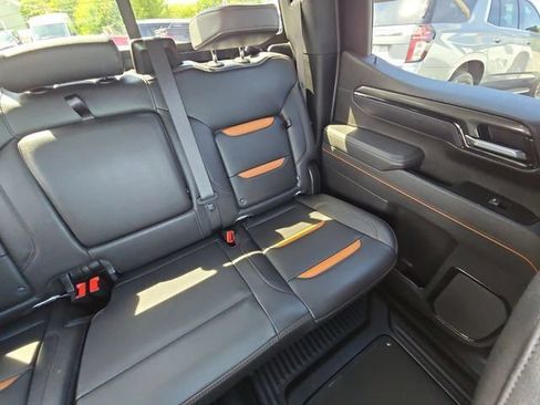 Used 2025 GMC Sierra 1500 AT4 w/ AT4 Premium Package AWD/4WD image 16