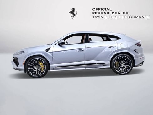 Used 2025 Lamborghini Urus SE AWD/4WD image 2