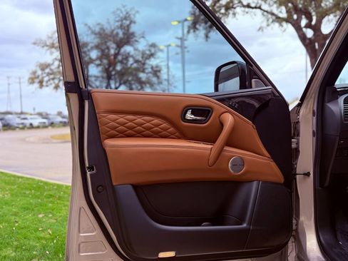 Used 2021 INFINITI QX80 Sensory w/ All-Season Package RWD image 21
