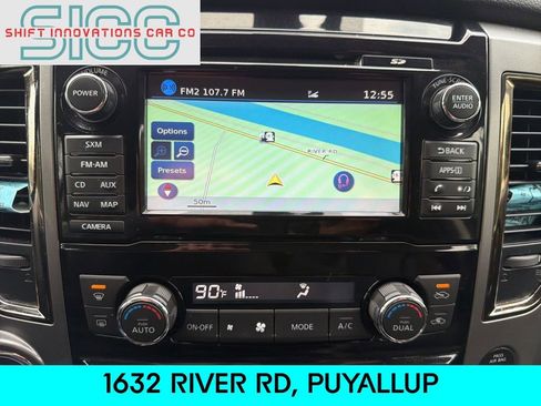 Used 2017 Nissan Titan SV image 10