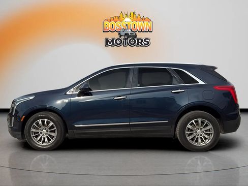 Used 2017 Cadillac XT5 Luxury w/ Driver Awareness Package FWD image 3