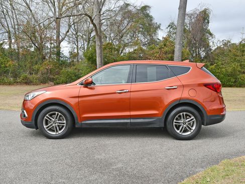Used 2017 Hyundai Santa Fe Sport image 2