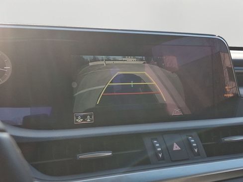 Used 2021 Lexus ES 300h w/ Accessory Package 2 image 19