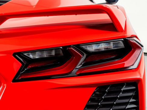 Used 2021 Chevrolet Corvette Stingray Convertible w/ 1LT image 14