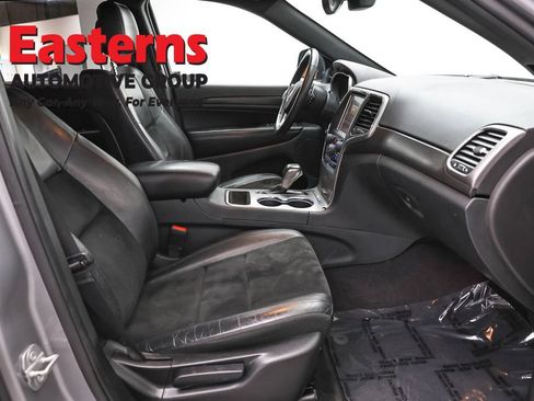Used 2017 Jeep Grand Cherokee Altitude AWD/4WD image 24