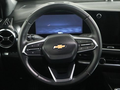 Used 2025 Chevrolet Equinox LT image 16