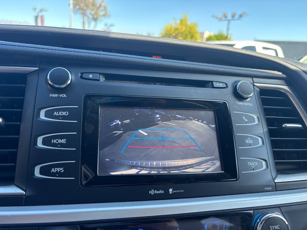 Used 2015 Toyota Highlander Plus AWD/4WD image 22