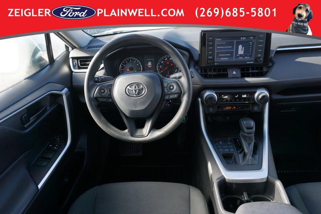 Used 2022 Toyota RAV4 LE AWD/4WD image 12