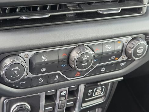 Used 2026 Jeep Gladiator Rubicon AWD/4WD image 19