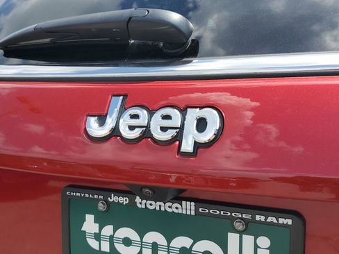 Certified 2025 Jeep Compass Latitude AWD/4WD image 10