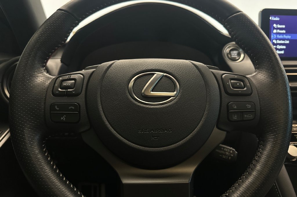 Used 2025 Lexus IS 500 RWD image 23