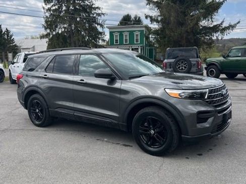 Used 2020 Ford Explorer XLT w/ Comfort Package AWD/4WD image 12
