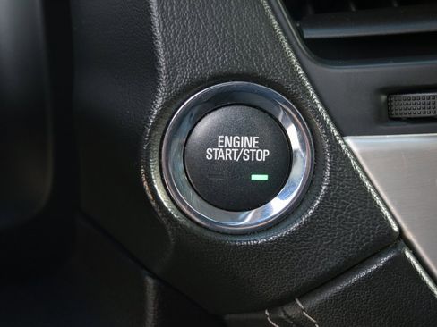 Used 2018 GMC Yukon Denali image 20