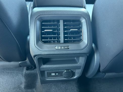 Used 2023 Volkswagen Tiguan SE FWD image 29